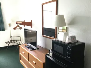 Super 8 by Wyndham New Stanton - Chambre
