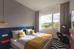 Holiday Inn - the niu, Form Stuttgart Feuerbach by IHG - Camera