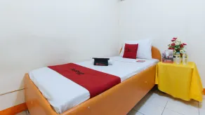 RedDoorz near East Avenue Medical Center - Habitación