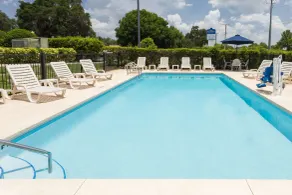 Baymont by Wyndham Lakeland - Piscine