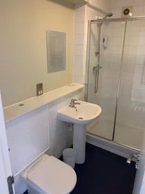 George & Dragon - Bathroom