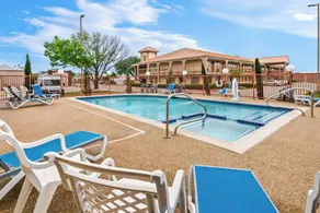 Super 8 by Wyndham Grand Prairie Southwest - Piscine