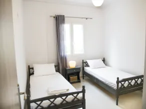 Iridanos Apartments - Zimmer