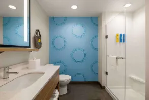 Tru By Hilton Martinsburg - Salle de bain