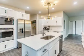 3-story Home w/ Private Backyard in Florence! - Innenbereich