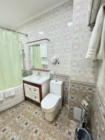 Alexander Hotel - Bathroom