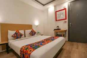 Hotel The Chaitanya Rohini sector 18 Metro station - Quarto