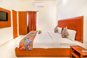Treebo Sam Residency - Room