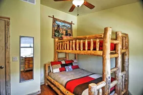 Pagosa Springs Escape with Deck, Hot Tub and Grill! - Intérieur