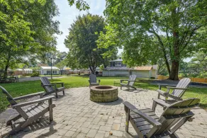 Porch & Fire Pit Access! Quiet Broadway Cottage - Interiör