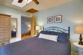 House on Lake Mary w/ Boat Dock & Lakeside Beach! - Room