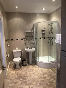 The Oakeley Arms Hotel - Bathroom