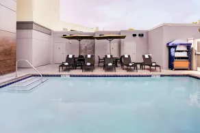 Hampton Inn & Suites Irvine-Orange County Airport - Piscine