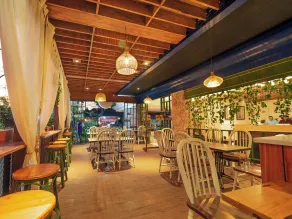 Alron Hotel Kuta - Restaurant