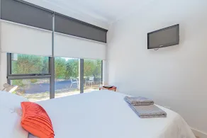 Stylish 3 Bedroom Townhouse - Free Parking - Quarto