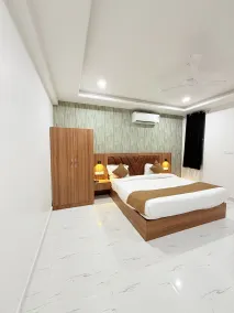 Shri Prem Sharnam -By The Aureo Hotels - Room