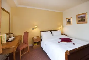 Roebuck by Greene King Inns - Room