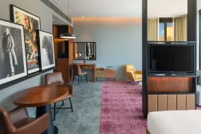 The WB Abu Dhabi, Curio Collection by Hilton - Chambre