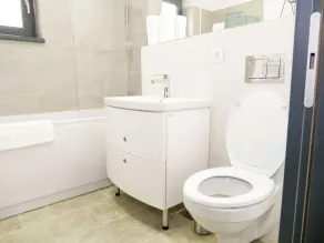 Clement Apartments - Bathroom
