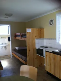 Gum Tree Caravan Park - Room