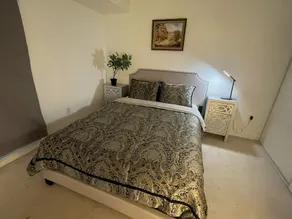 Stylish Downtown Toronto Suite with Free Parking - Chambre