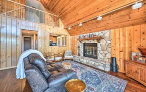 Spacious Franklin Cabin w/ Mountain Views! - Interiør