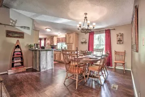Waterfront Karnack Home w/ Boathouse & Deck! - Interiør