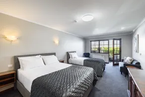 Adelaide Inn - Room