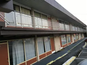 Breezwood Motel - Lobby