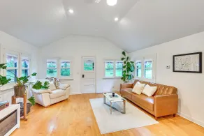 Walk to Kelsey Lake: Cassopolis Home w/ Yard! - Interiør