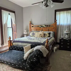 1873 Victorian Rose B & B - Værelse
