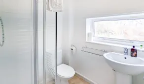 Outfield Homes - Baño