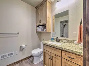Woodsy Retreat: Modern Mi-Wuk Village Cabin! - Interior