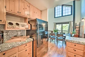 Inviting Julian Home w/ Scenic View & Hot Tub - Interiør