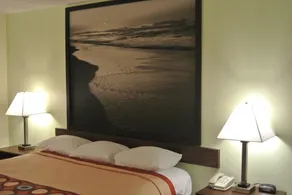 Super 8 by Wyndham Fayetteville - Room