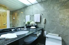 The Kimberley Hotel - Baño