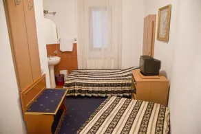 Hotel Carpati Imparatul Romanilor - Room
