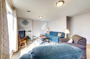 Pet-Friendly Youngstown Cottage w/ Yard - Intérieur