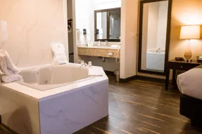 Ten Pin Inn & Suites - Chambre