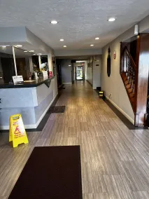 Sky Lodge Inn & Suites - Delavan - Réception