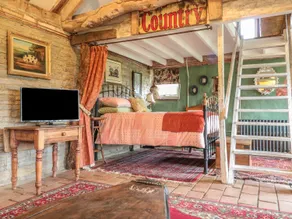 Jackdaw's Roost - Room