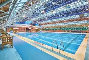 Holiday Inn Express Zhengzhou Zhongzhou by IHG - Piscina