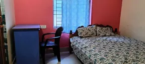 REVIVO APARNA HOTEL DORMITORY - Chambre