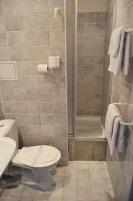 Hotel Praha Liberec - Bathroom