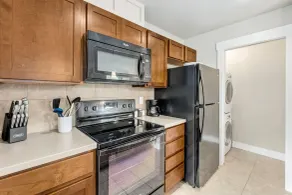 Contemporary Solar Powered Studio near Old Town! - Cuisine privée