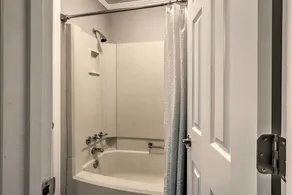 Hilton Head Island Condo w/ Beach Supplies + Pool! - Salle de bain