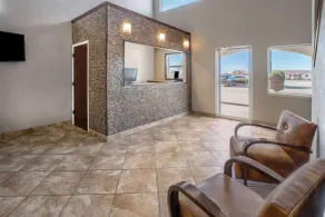 Super 8 by Wyndham Clayton - Hall