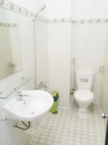 Like Family Hotel - Bathroom
