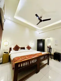 Collection O 18324 Sahani Guest House - Zimmer
