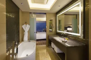 Intercontinental Jinan City Center by IHG - Badrum